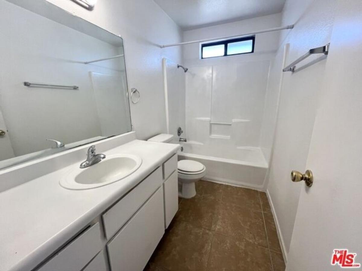 Picture of Home For Sale in California City, California, United States