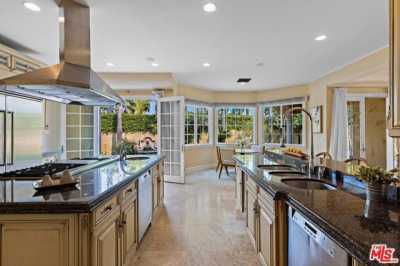 Home For Sale in Encino, California