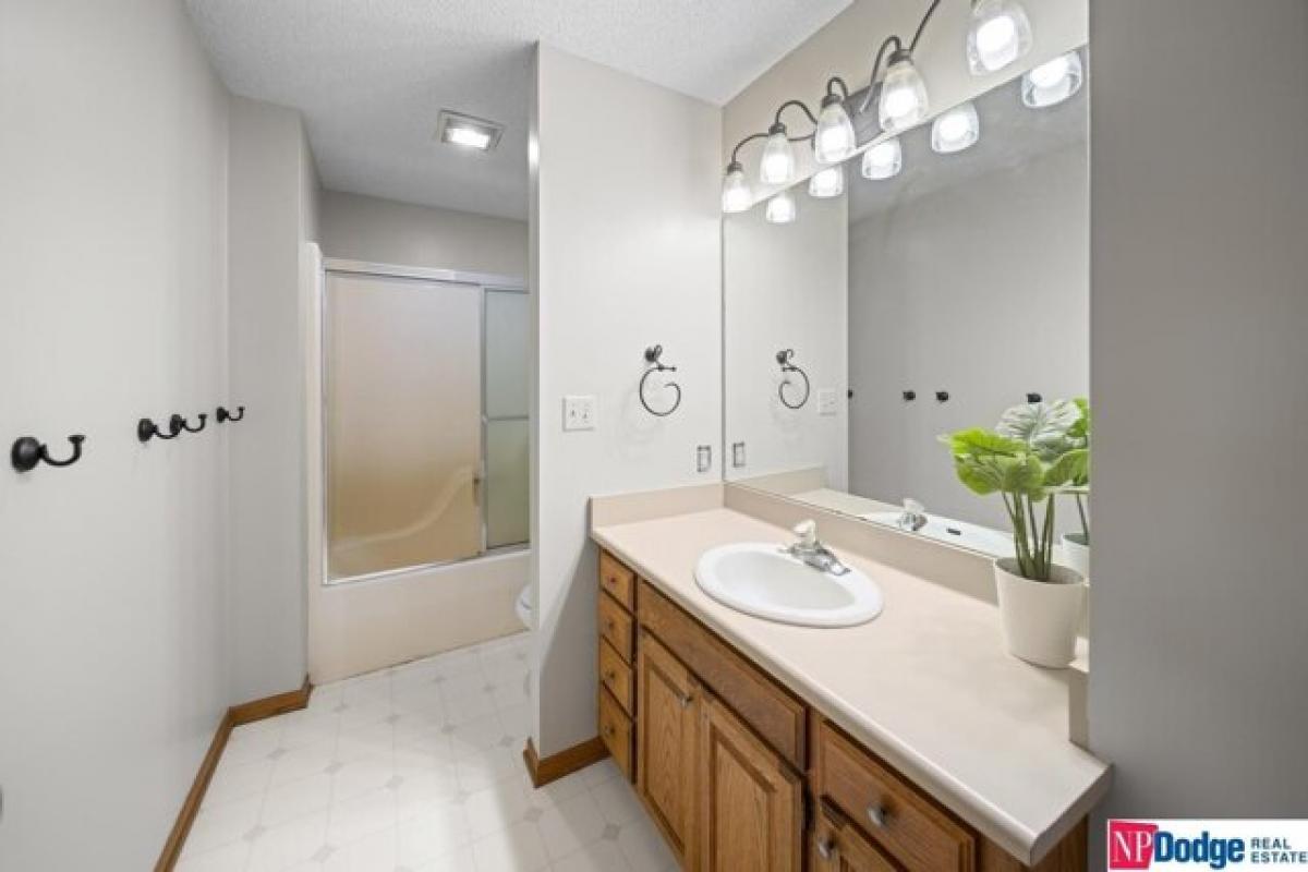 Picture of Home For Sale in Fremont, Nebraska, United States