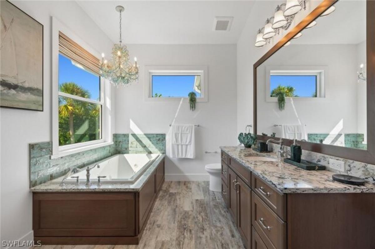 Picture of Home For Sale in Sanibel, Florida, United States