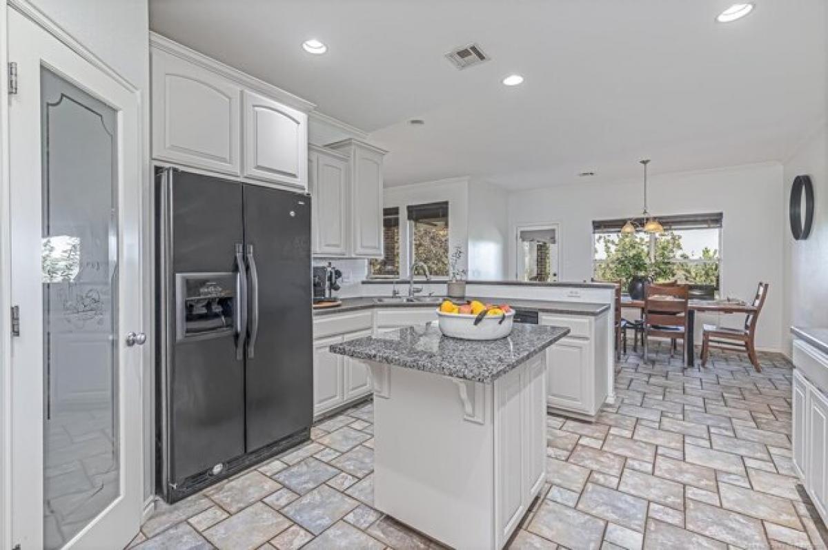 Picture of Home For Sale in Skiatook, Oklahoma, United States