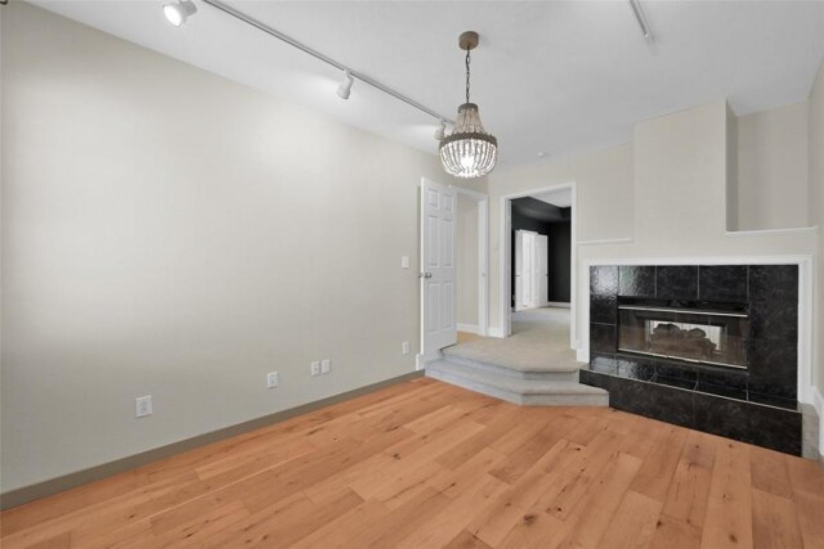 Picture of Home For Sale in The Woodlands, Texas, United States