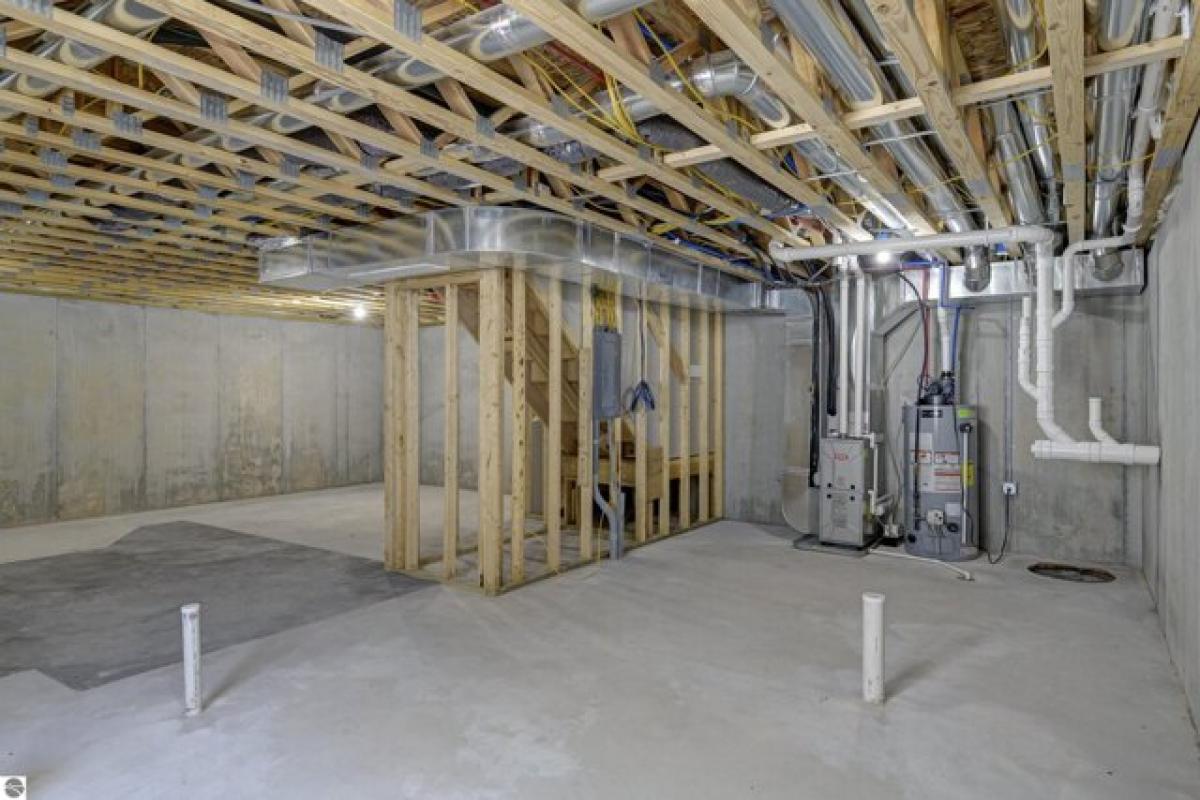 Picture of Home For Sale in Traverse City, Michigan, United States