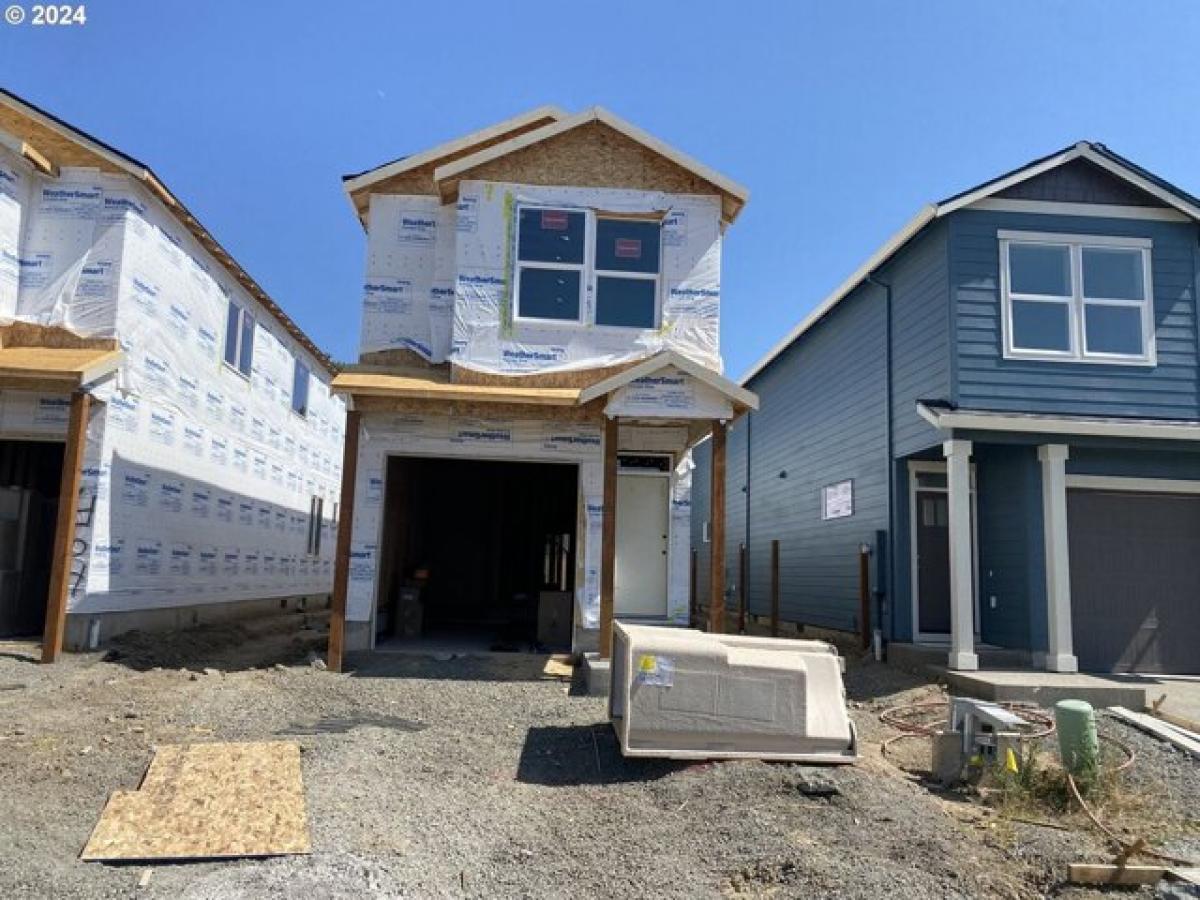 Picture of Home For Sale in Newberg, Oregon, United States