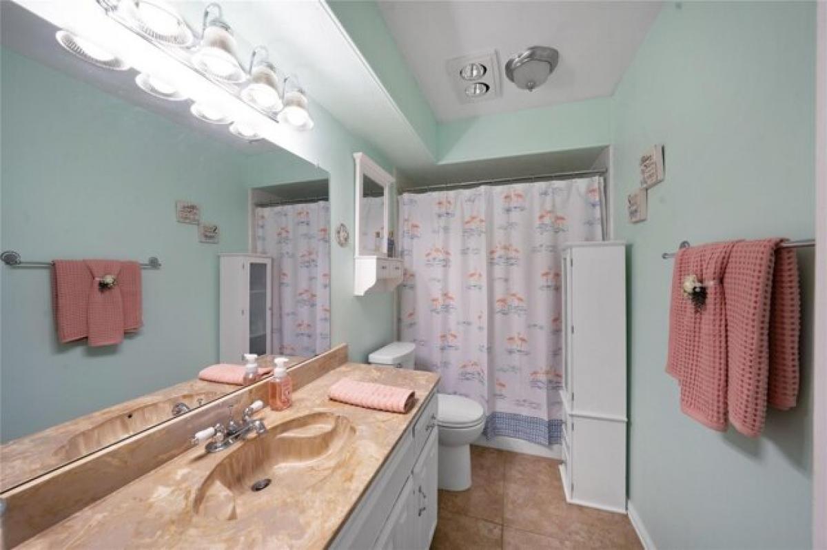 Picture of Home For Sale in Carrollton, Texas, United States