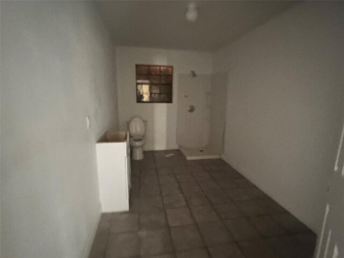 Picture of Home For Sale in Cleveland, Texas, United States