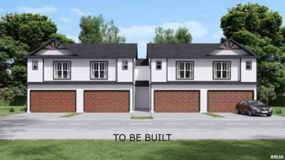 Home For Sale in Bettendorf, Iowa