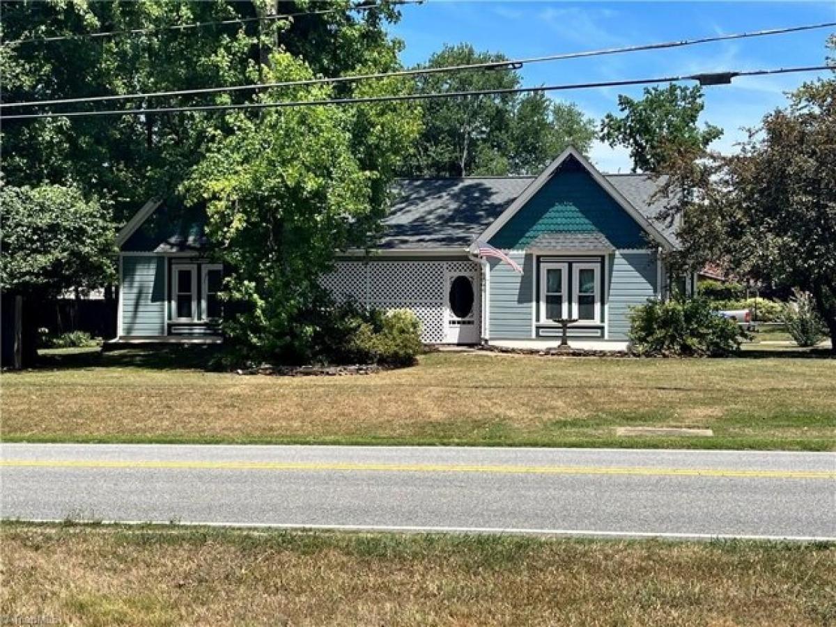 Picture of Home For Sale in Kernersville, North Carolina, United States