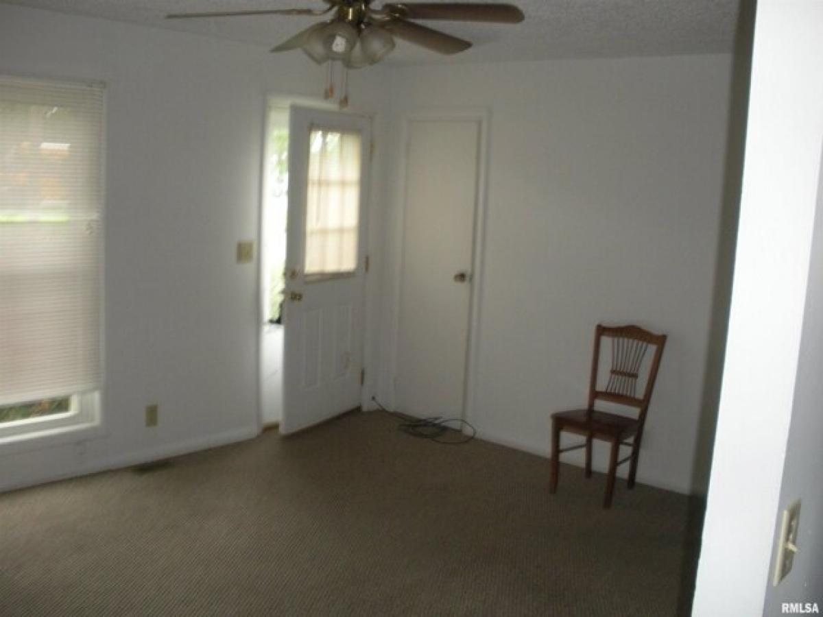 Picture of Home For Sale in Carbondale, Illinois, United States