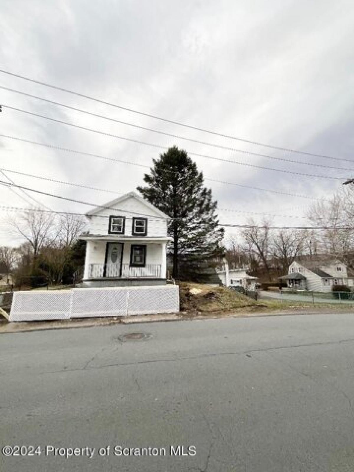 Picture of Home For Sale in Scranton, Pennsylvania, United States