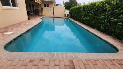 Home For Sale in Cooper City, Florida