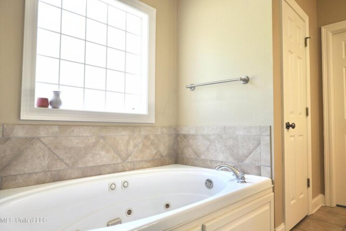 Picture of Home For Sale in Clinton, Mississippi, United States