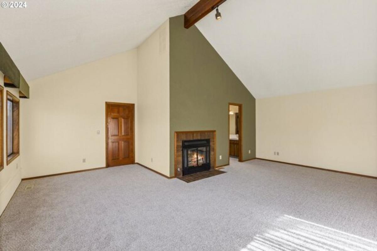 Picture of Home For Sale in Beaverton, Oregon, United States