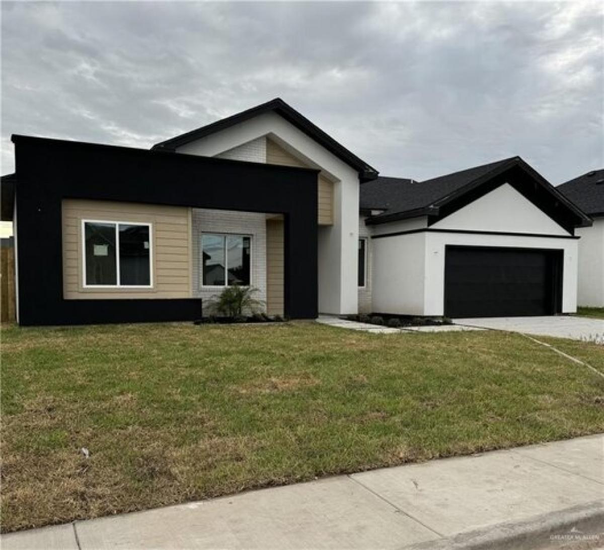 Picture of Home For Sale in La Feria, Texas, United States