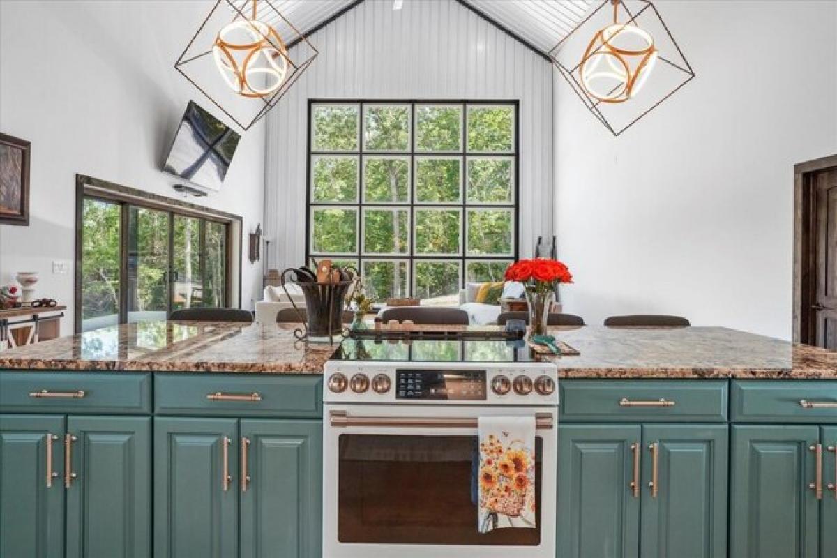 Picture of Home For Sale in Harrison, Tennessee, United States