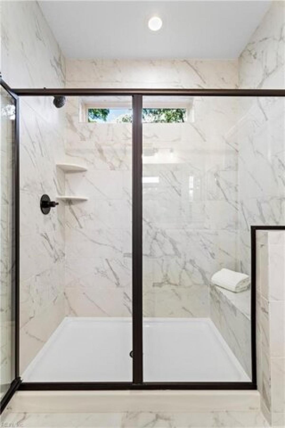 Picture of Home For Sale in Suffolk, Virginia, United States