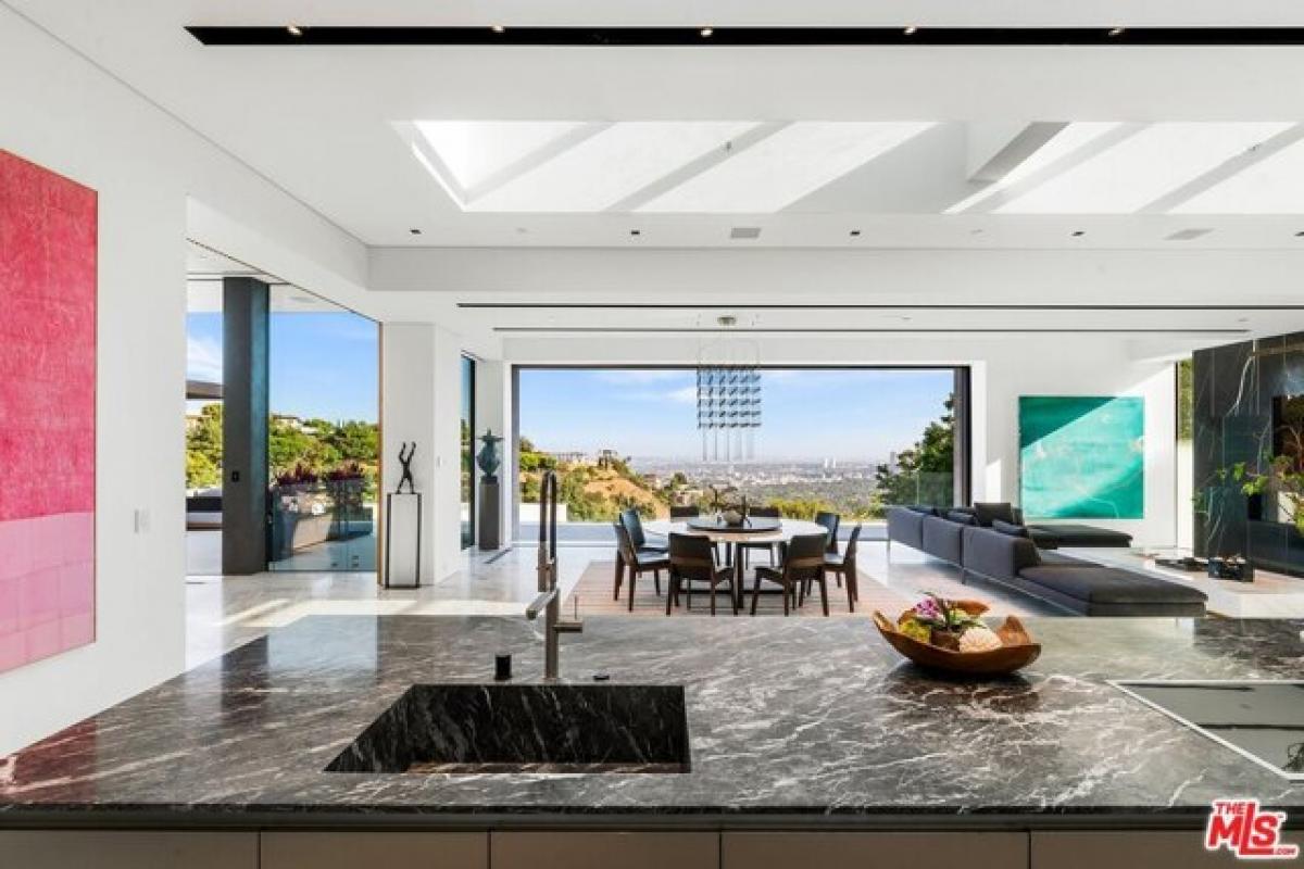 Picture of Home For Sale in Beverly Hills, California, United States