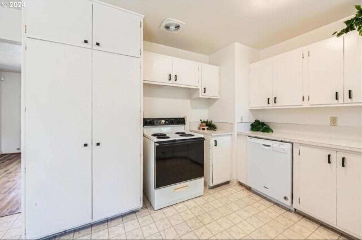 Picture of Home For Sale in Gresham, Oregon, United States