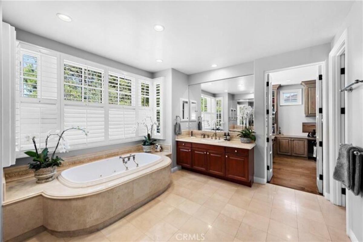 Picture of Home For Sale in Newport Beach, California, United States