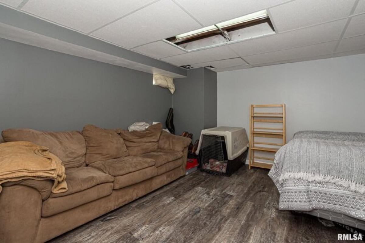 Picture of Home For Sale in Davenport, Iowa, United States