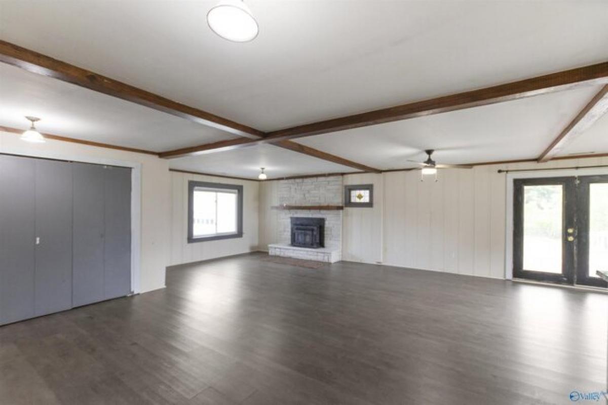 Picture of Home For Sale in Arab, Alabama, United States