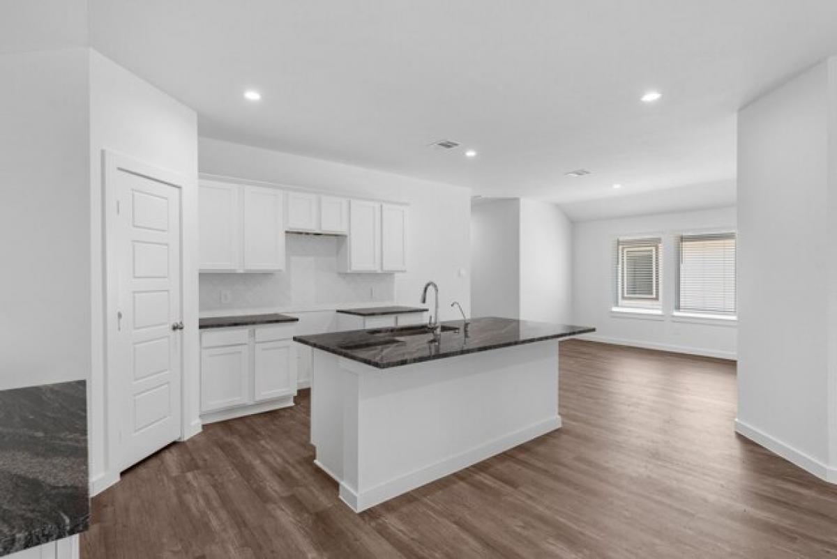 Picture of Home For Sale in Rosharon, Texas, United States