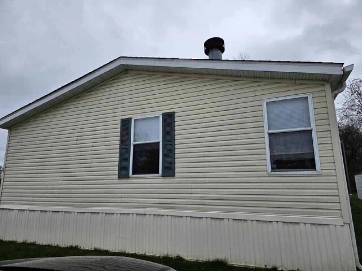 Picture of Home For Sale in Monroe, Michigan, United States