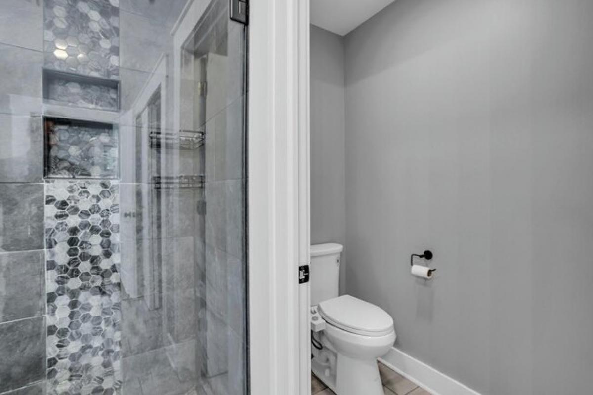 Picture of Home For Sale in Jackson, Michigan, United States