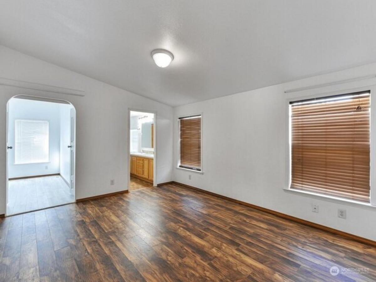 Picture of Home For Sale in Auburn, Washington, United States