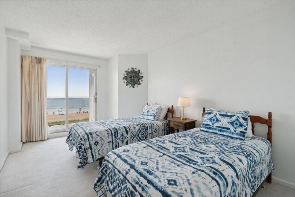 Picture of Home For Sale in Old Orchard Beach, Maine, United States