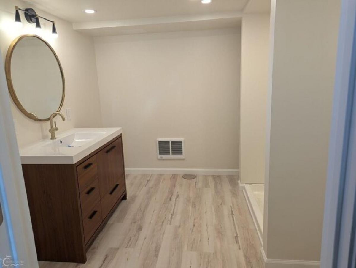 Picture of Home For Sale in Saint Clair Shores, Michigan, United States