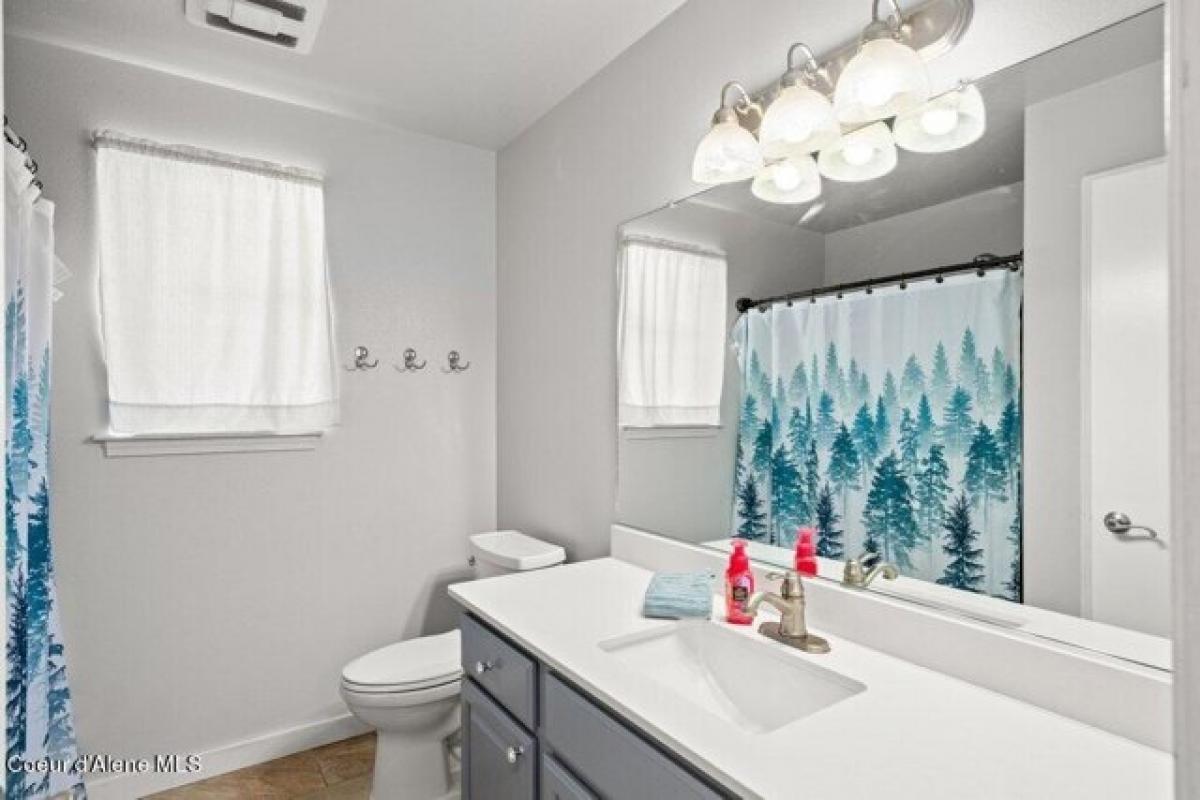 Picture of Home For Sale in Post Falls, Idaho, United States