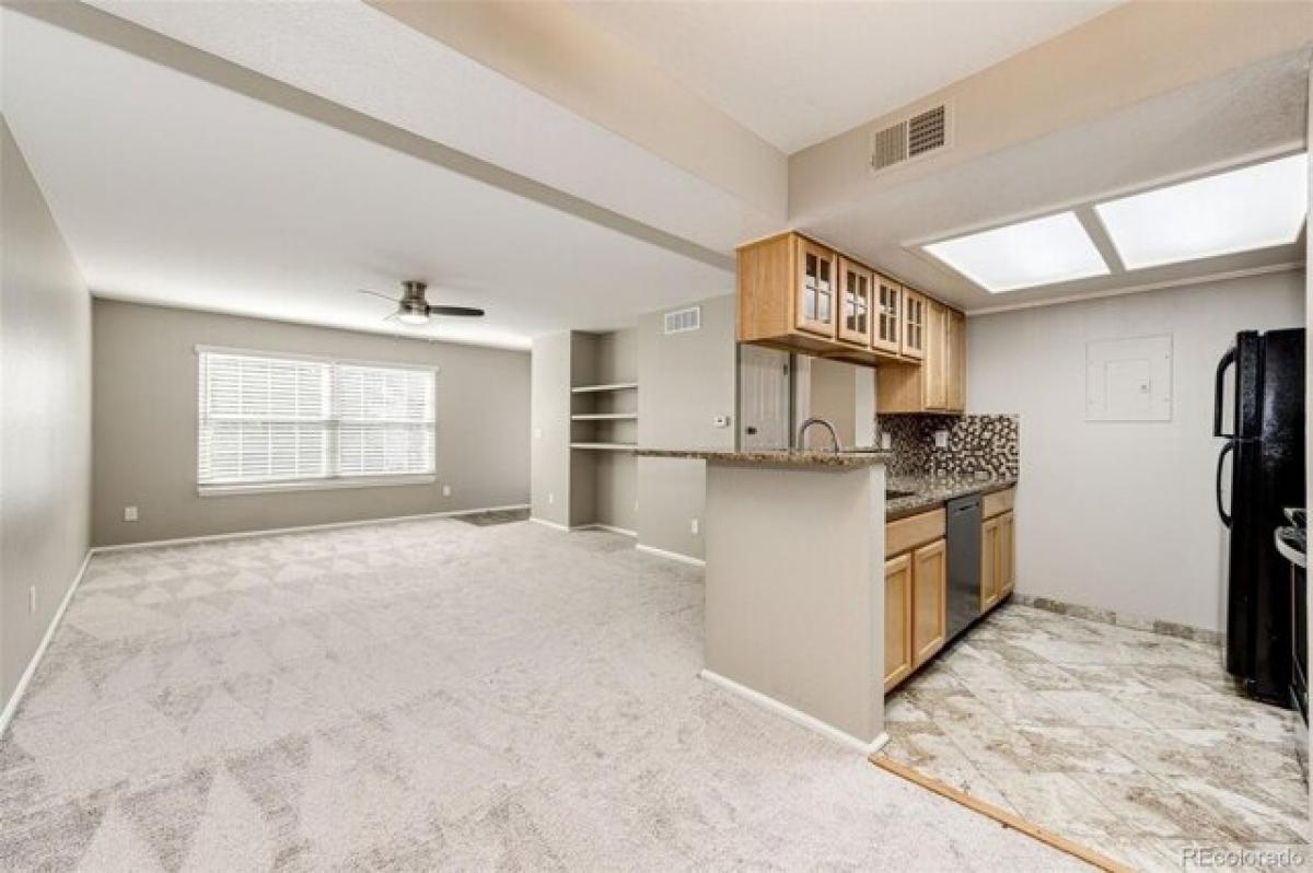 Picture of Home For Sale in Englewood, Colorado, United States