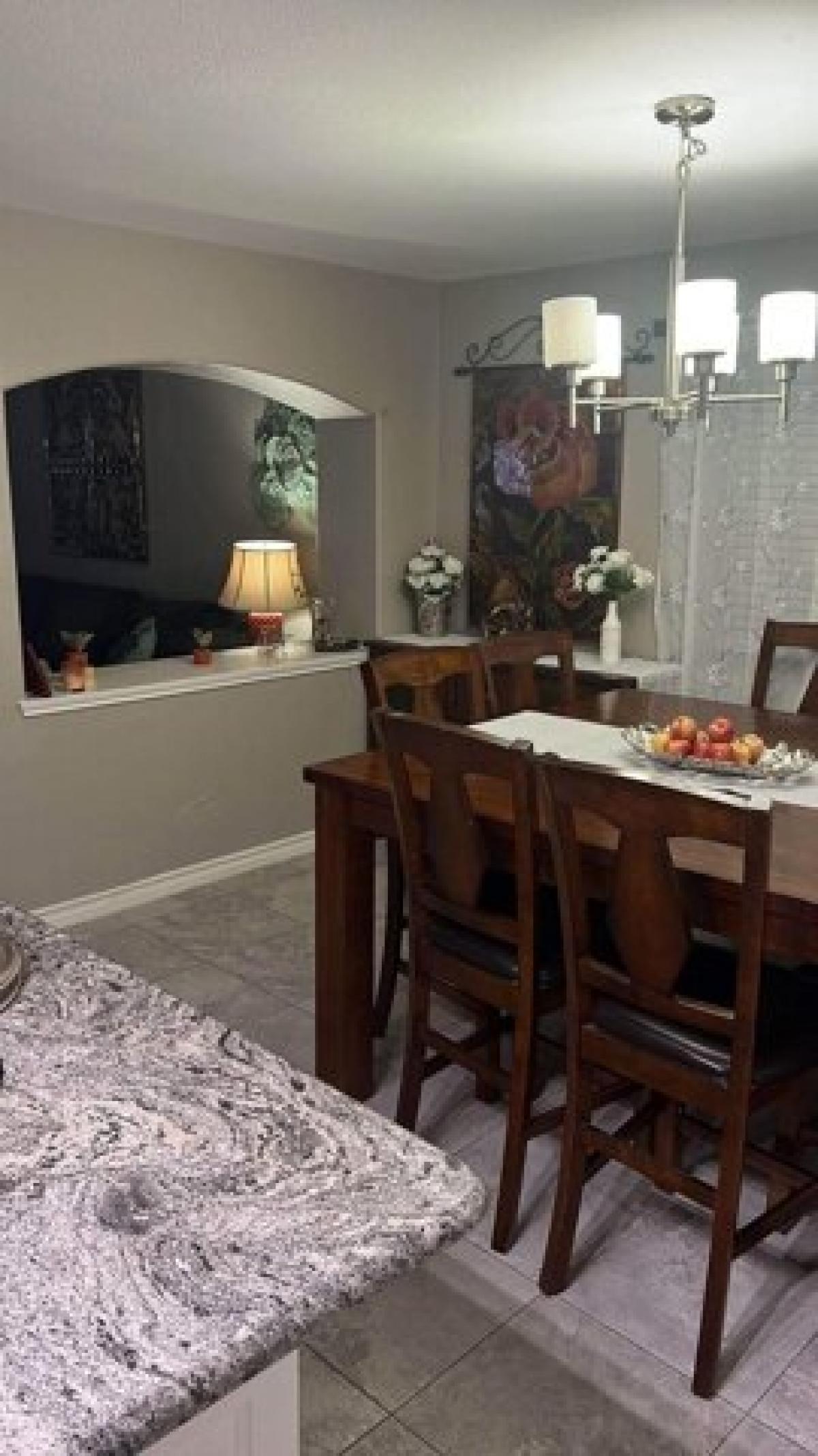 Picture of Home For Sale in Laredo, Texas, United States