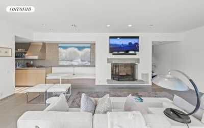 Home For Sale in Southampton, New York