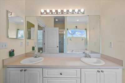 Home For Sale in Apollo Beach, Florida