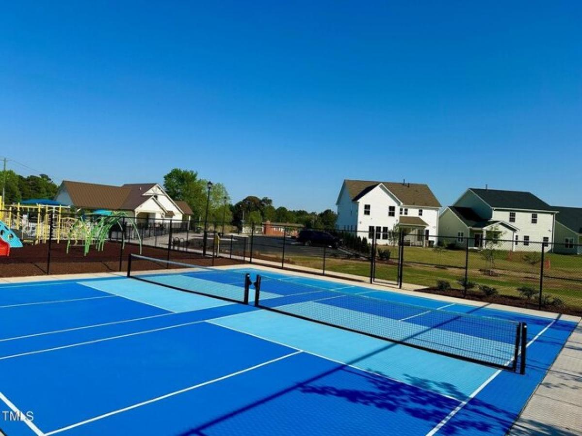 Picture of Home For Sale in Clayton, North Carolina, United States