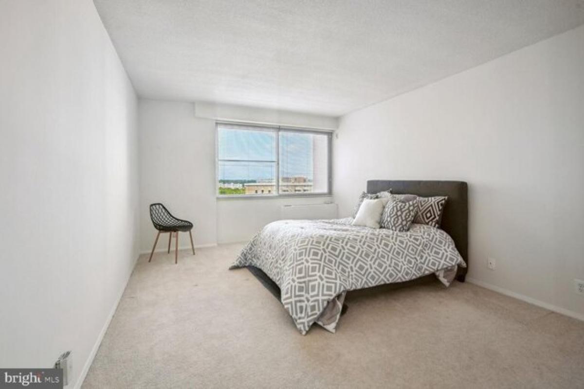 Picture of Home For Sale in Chevy Chase, Maryland, United States