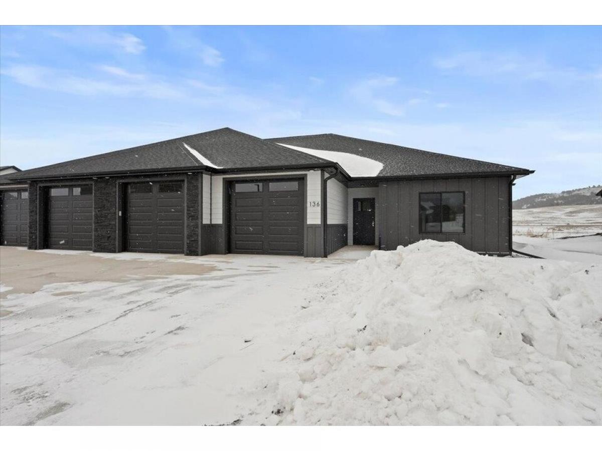 Picture of Home For Sale in Spearfish, South Dakota, United States