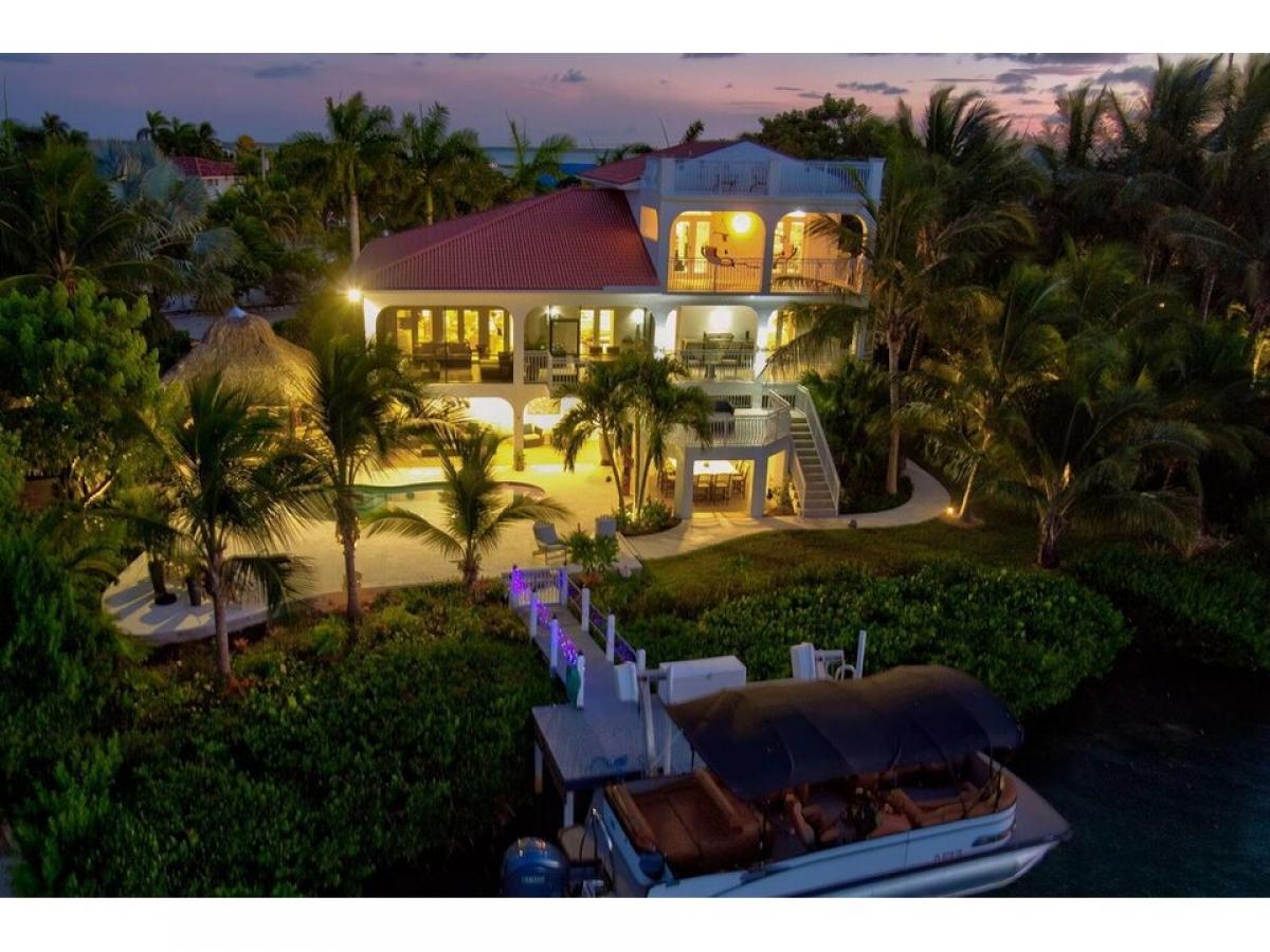 Picture of Home For Sale in Sugarloaf Key, Florida, United States