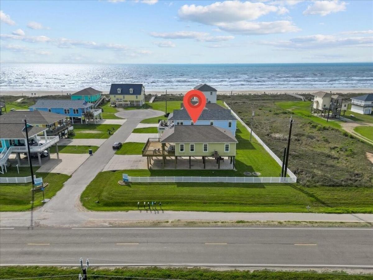 Picture of Home For Sale in Surfside Beach, Texas, United States