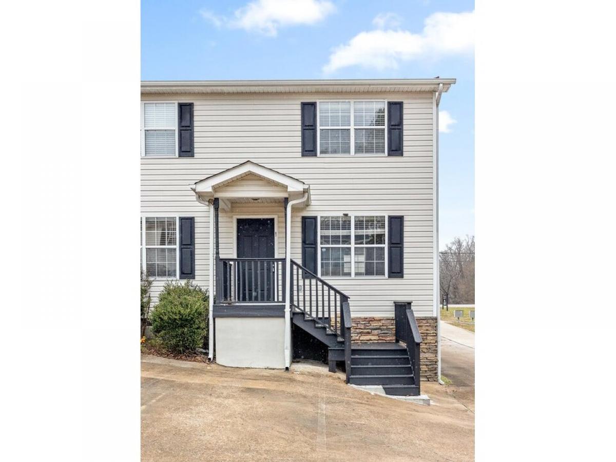 Picture of Home For Sale in Ringgold, Georgia, United States