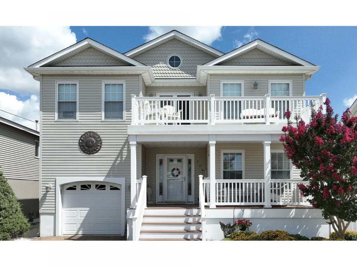 Picture of Home For Sale in Surf City, New Jersey, United States