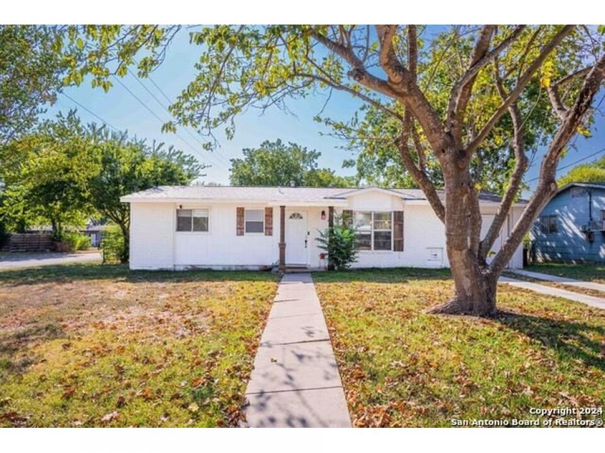Picture of Home For Sale in Universal City, Texas, United States