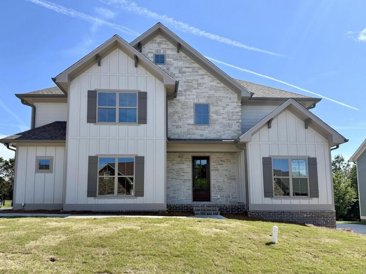 Picture of Home For Sale in Chickamauga, Georgia, United States