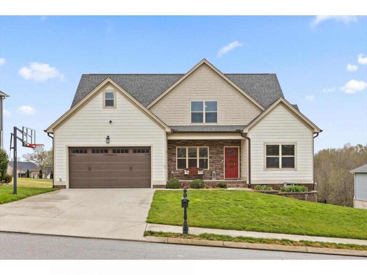 Picture of Home For Sale in Harrison, Tennessee, United States