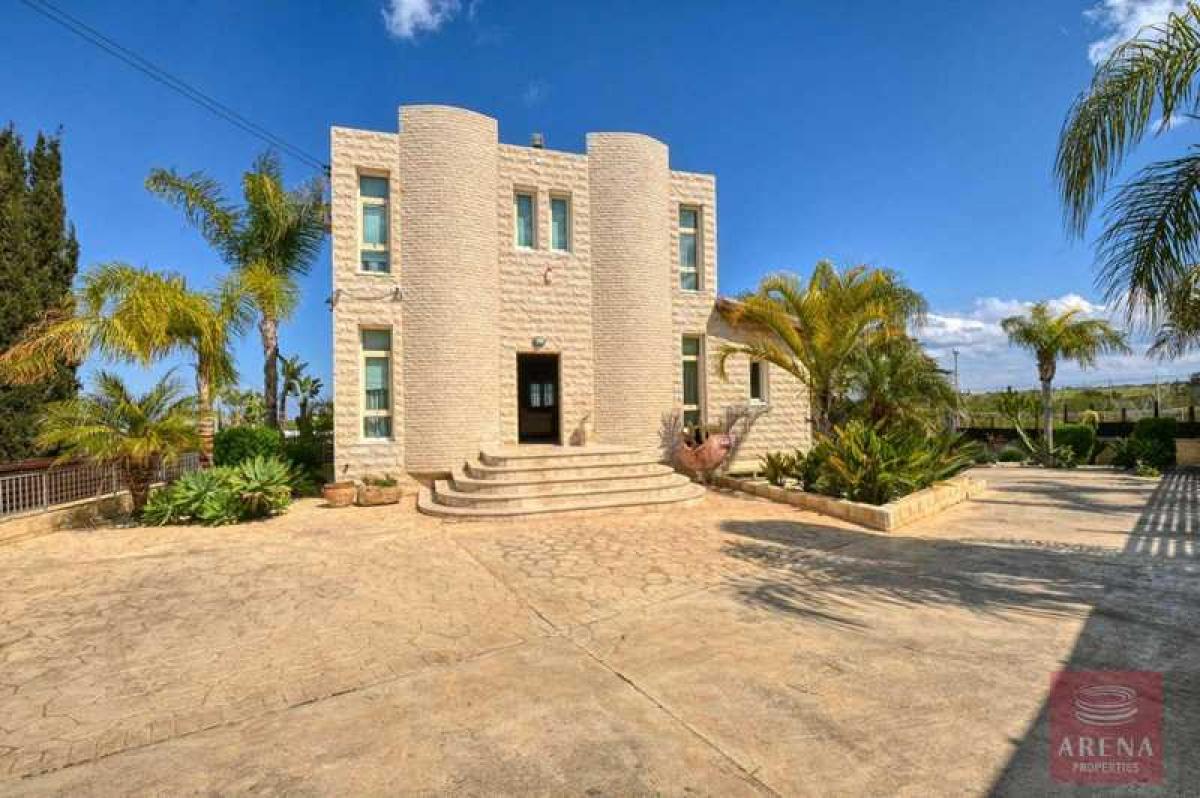 Picture of Villa For Sale in Paralimni, Famagusta, Cyprus