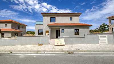 Home For Sale in Anogyra, Cyprus