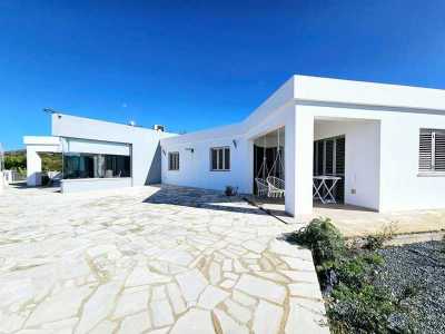 Villa For Sale in Armou, Cyprus