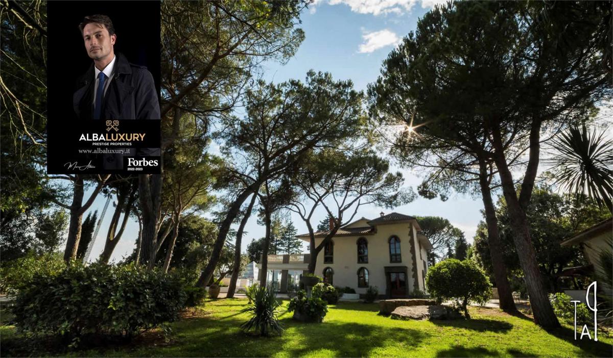 Picture of Villa For Sale in Passignano Sul Trasimeno, Umbria, Italy